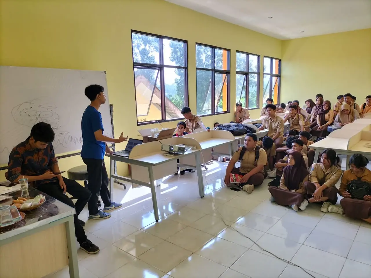 Berbagi Ilmu ke Sekolah